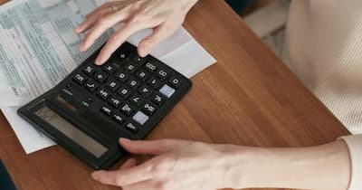 Imagen para Cómo salir de deudas sin perder la cabeza (ni tus ingresos)